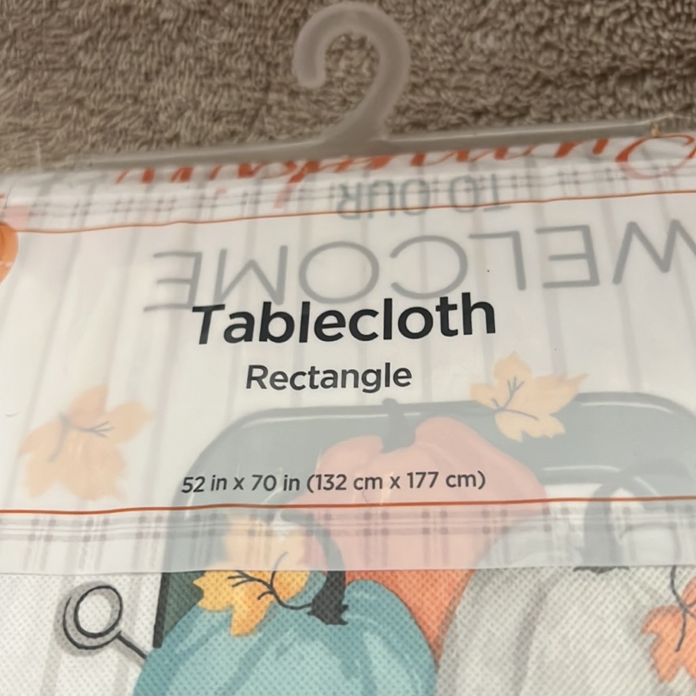 Tablecloth - Picture 4 of 4
